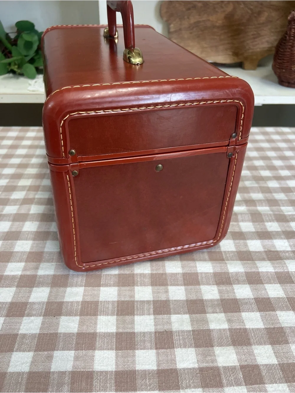 Vintage samsonite traincase brown luggage with key and tray makeup granny core